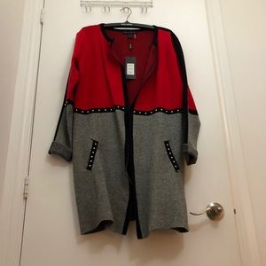 Stylish sweater vest with long sleeves for women